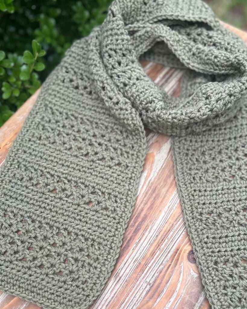 v-stitch scarf made using an easy crochet scarf pattern